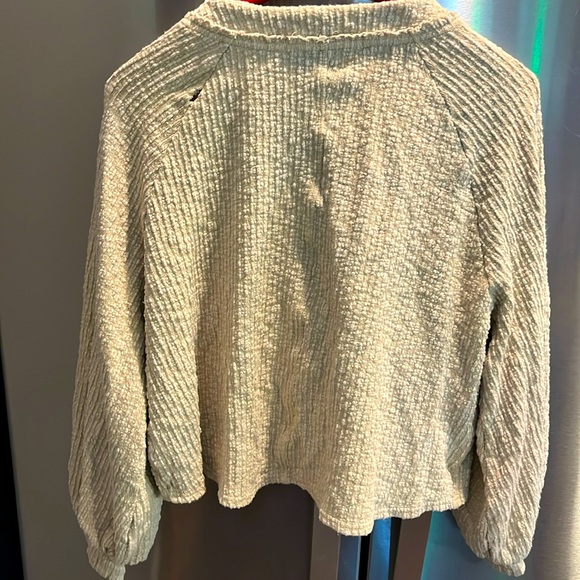 FP Beach TEXTURED KNIT cropped sweater button up cardigan pockets puff sleeve S - Picture 2 of 16